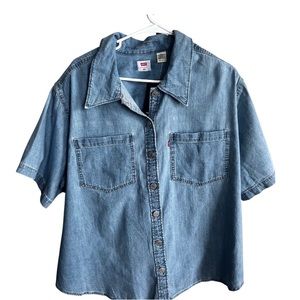 NWT Levis Relaxed Fit “The Resort Shirt” Denim shirt